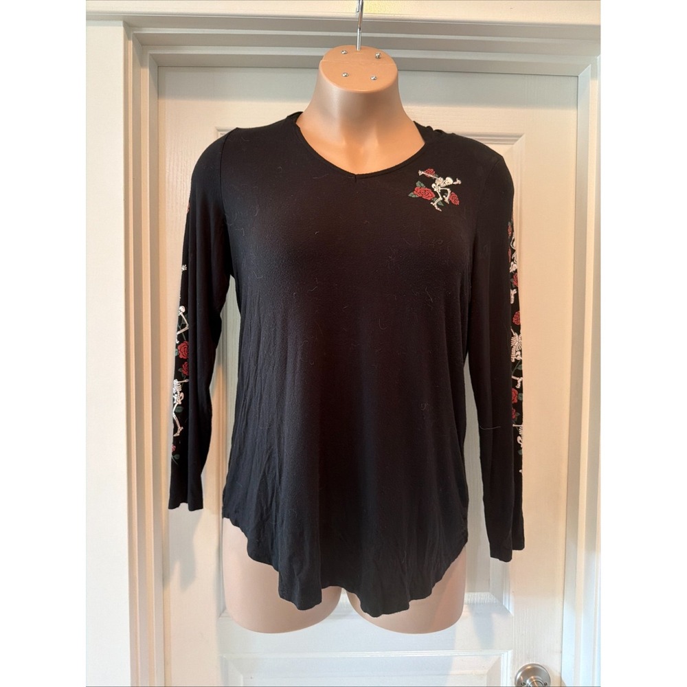 Torrid Size 1X Super Soft Knit Long sleeve Hoodie Skeleton/Roses Halloween
